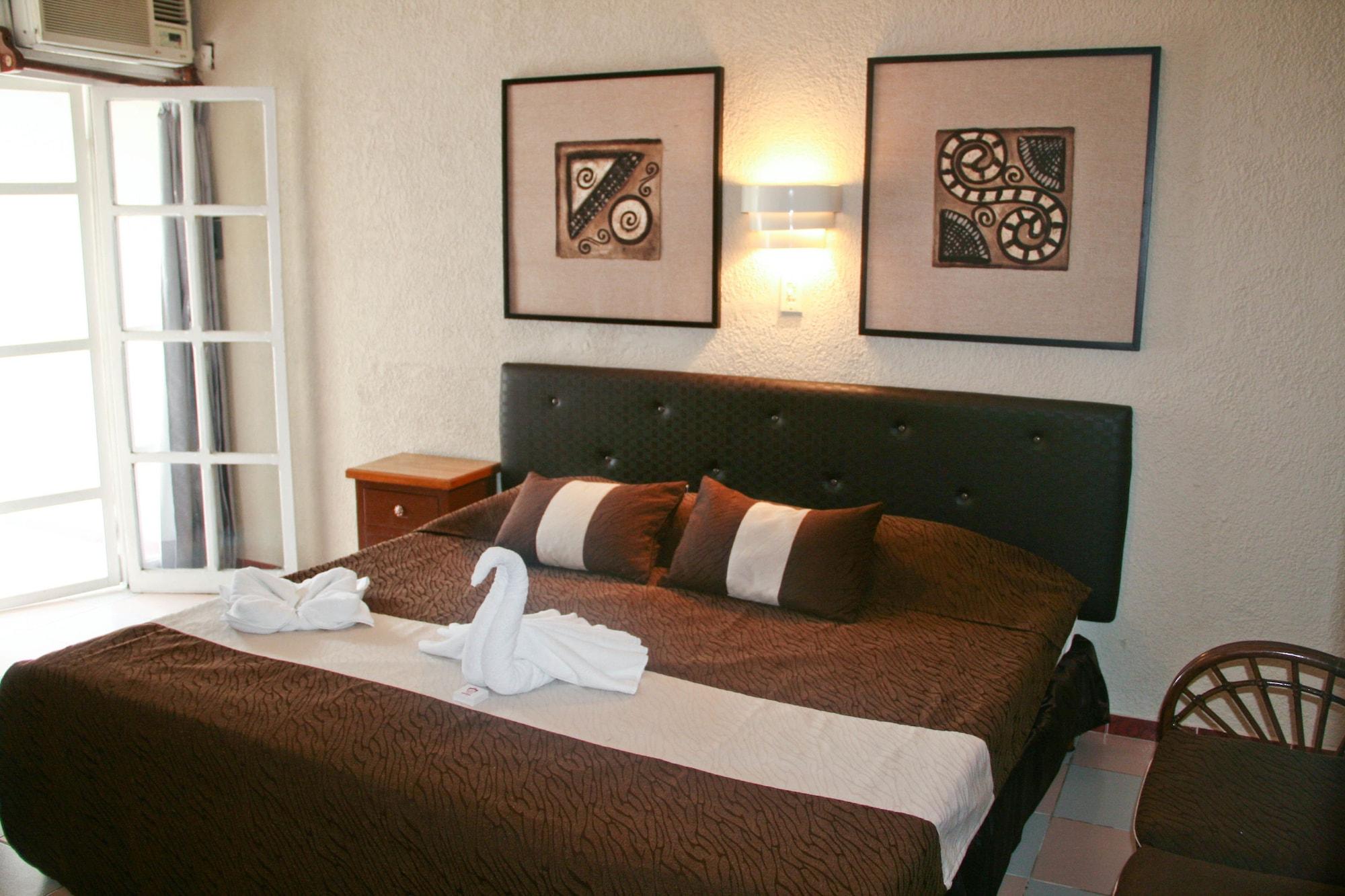 Hotel Maria De La Luz Valladolid  Ngoại thất bức ảnh