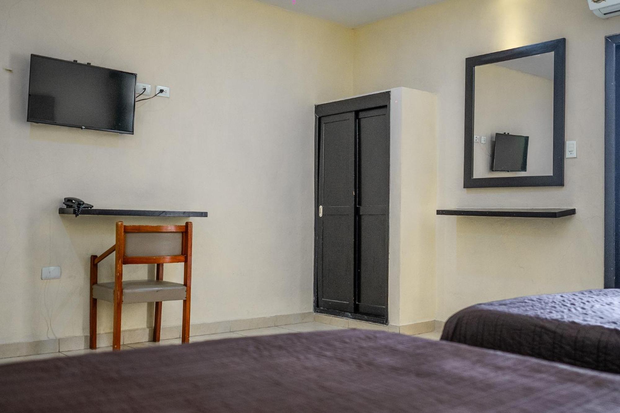 Hotel Maria De La Luz Valladolid  Ngoại thất bức ảnh