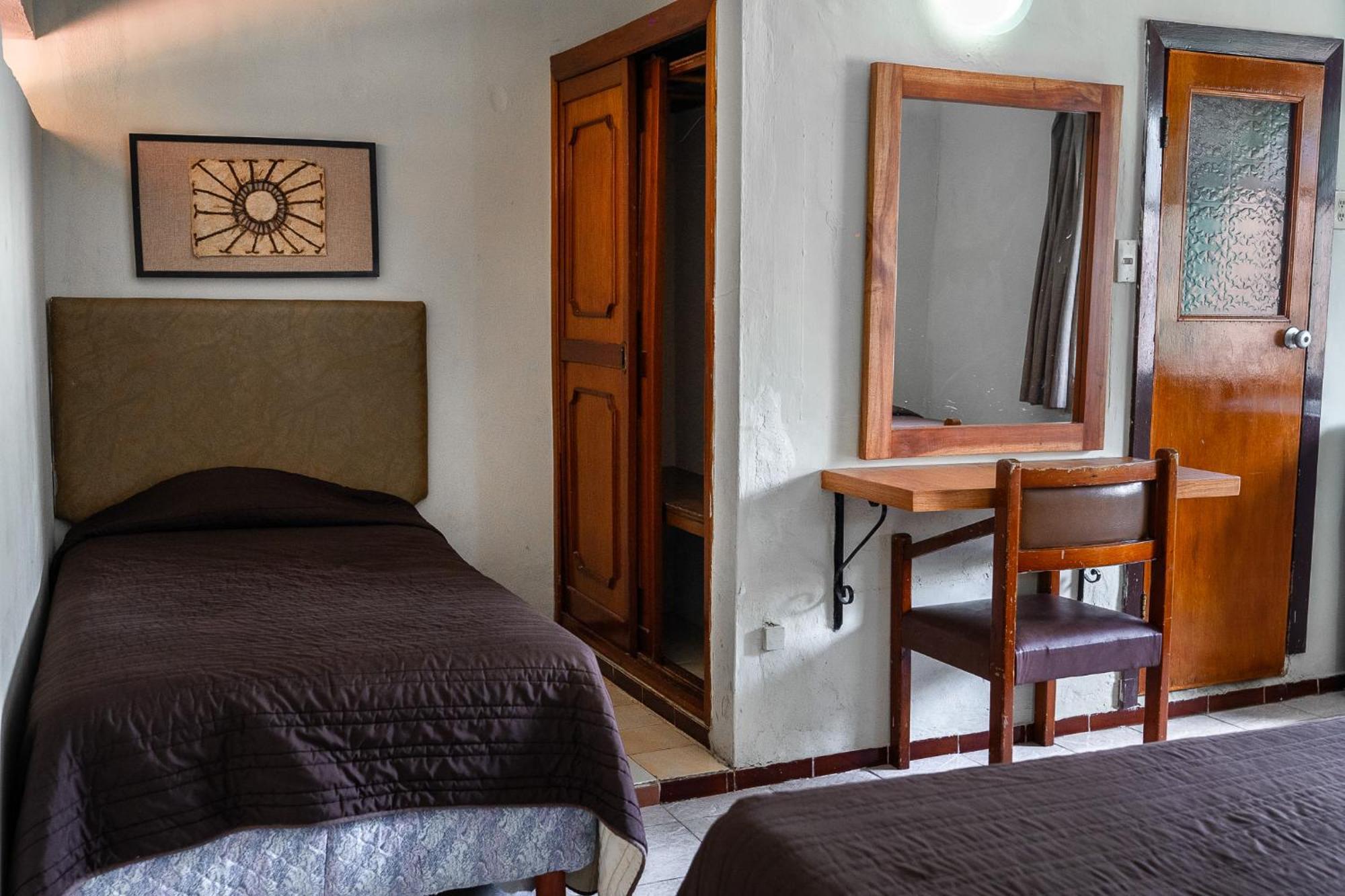 Hotel Maria De La Luz Valladolid  Ngoại thất bức ảnh