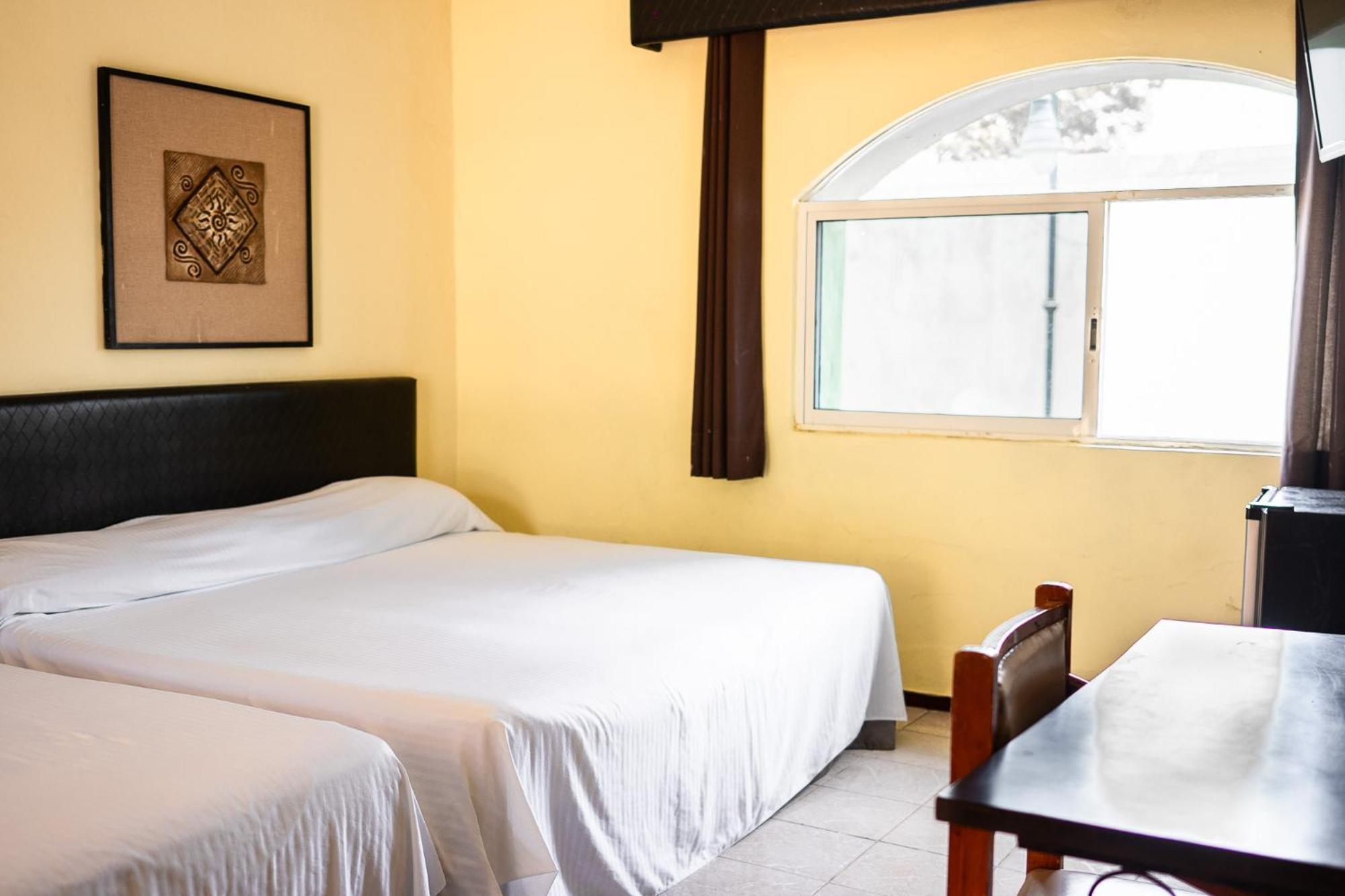 Hotel Maria De La Luz Valladolid  Ngoại thất bức ảnh