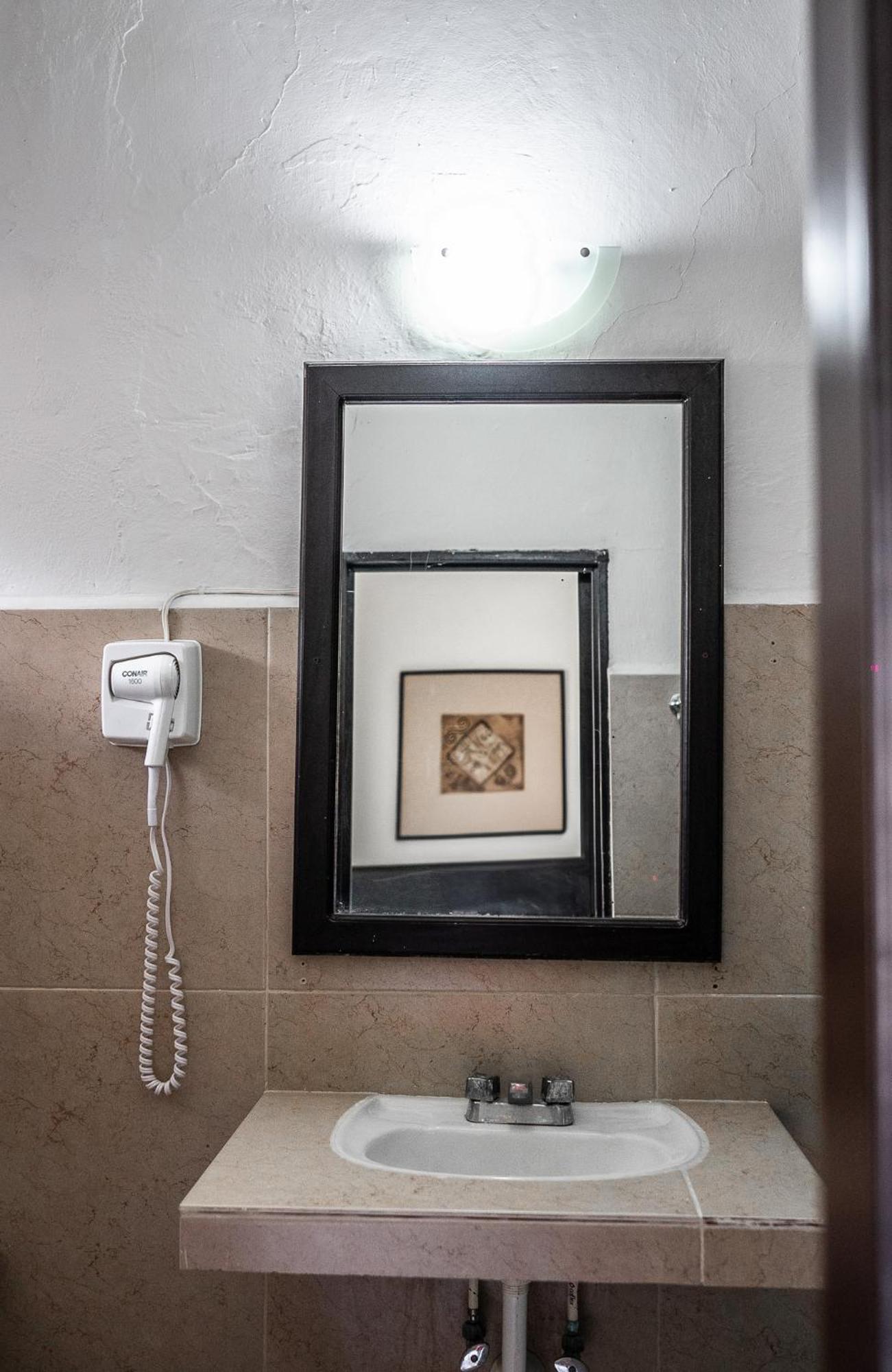Hotel Maria De La Luz Valladolid  Ngoại thất bức ảnh