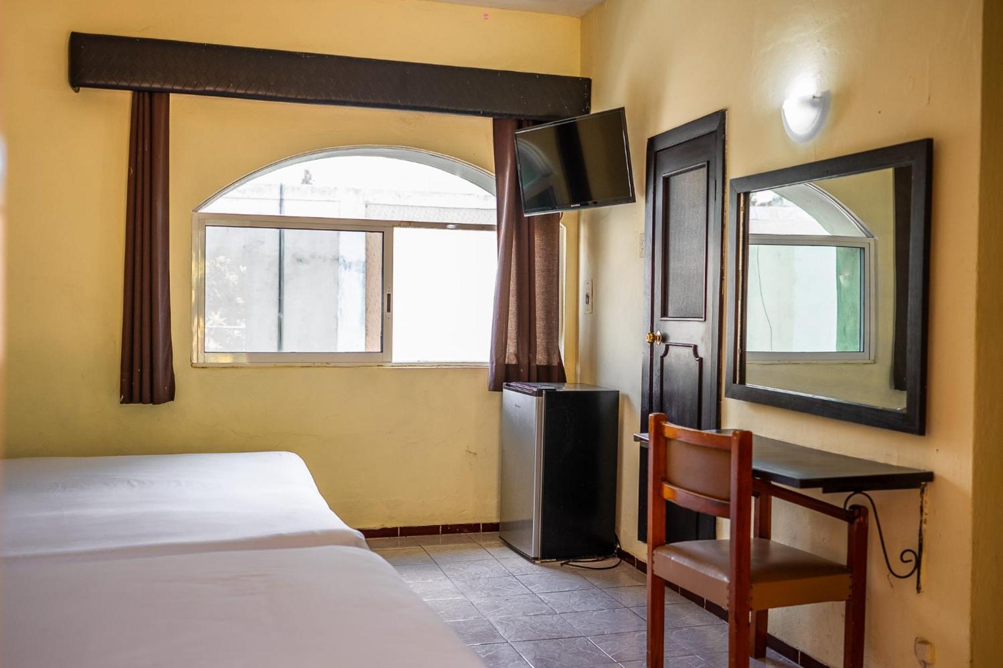 Hotel Maria De La Luz Valladolid  Ngoại thất bức ảnh