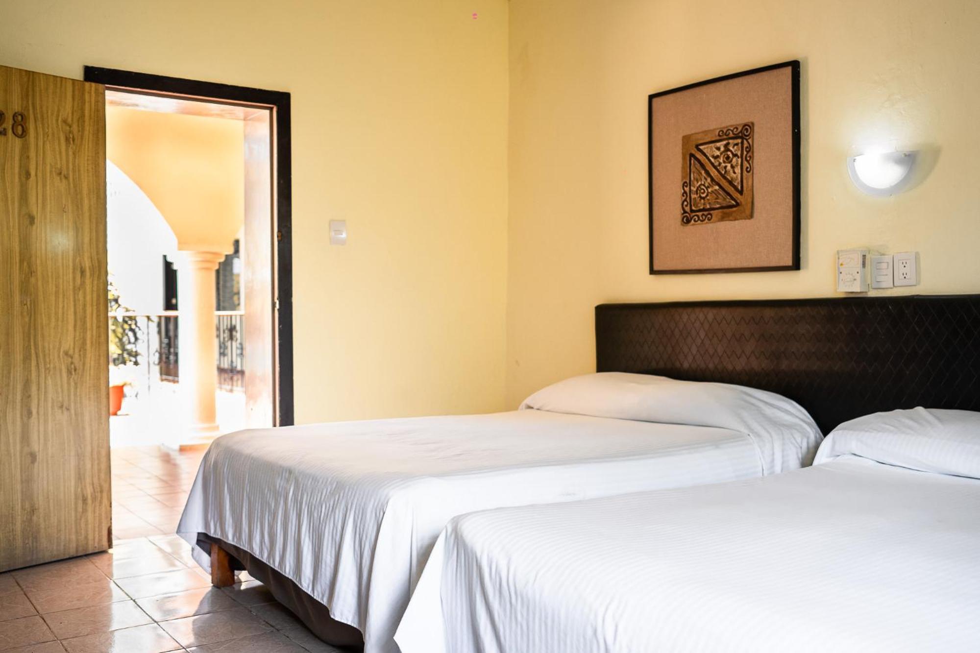 Hotel Maria De La Luz Valladolid  Ngoại thất bức ảnh