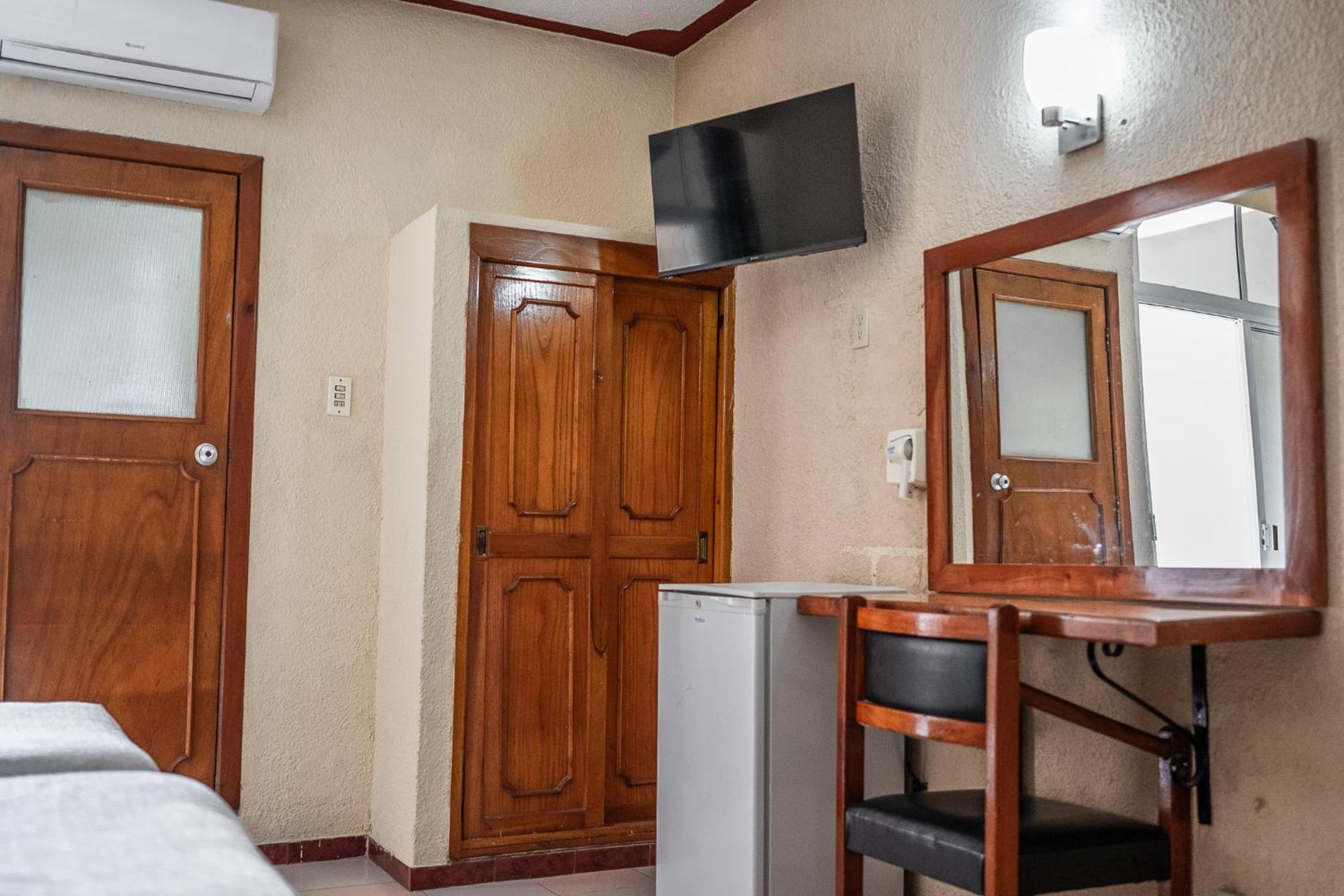Hotel Maria De La Luz Valladolid  Ngoại thất bức ảnh