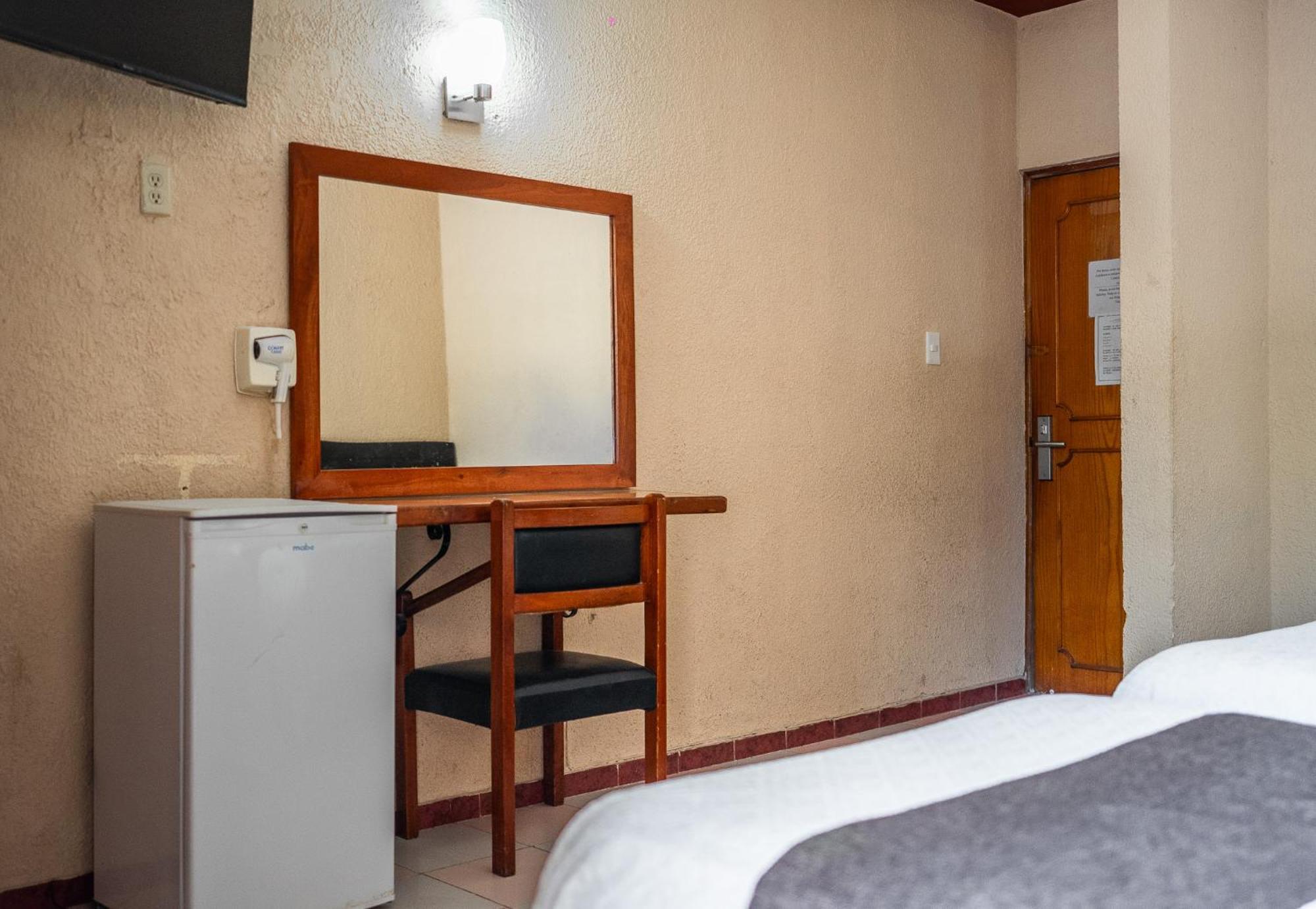Hotel Maria De La Luz Valladolid  Ngoại thất bức ảnh