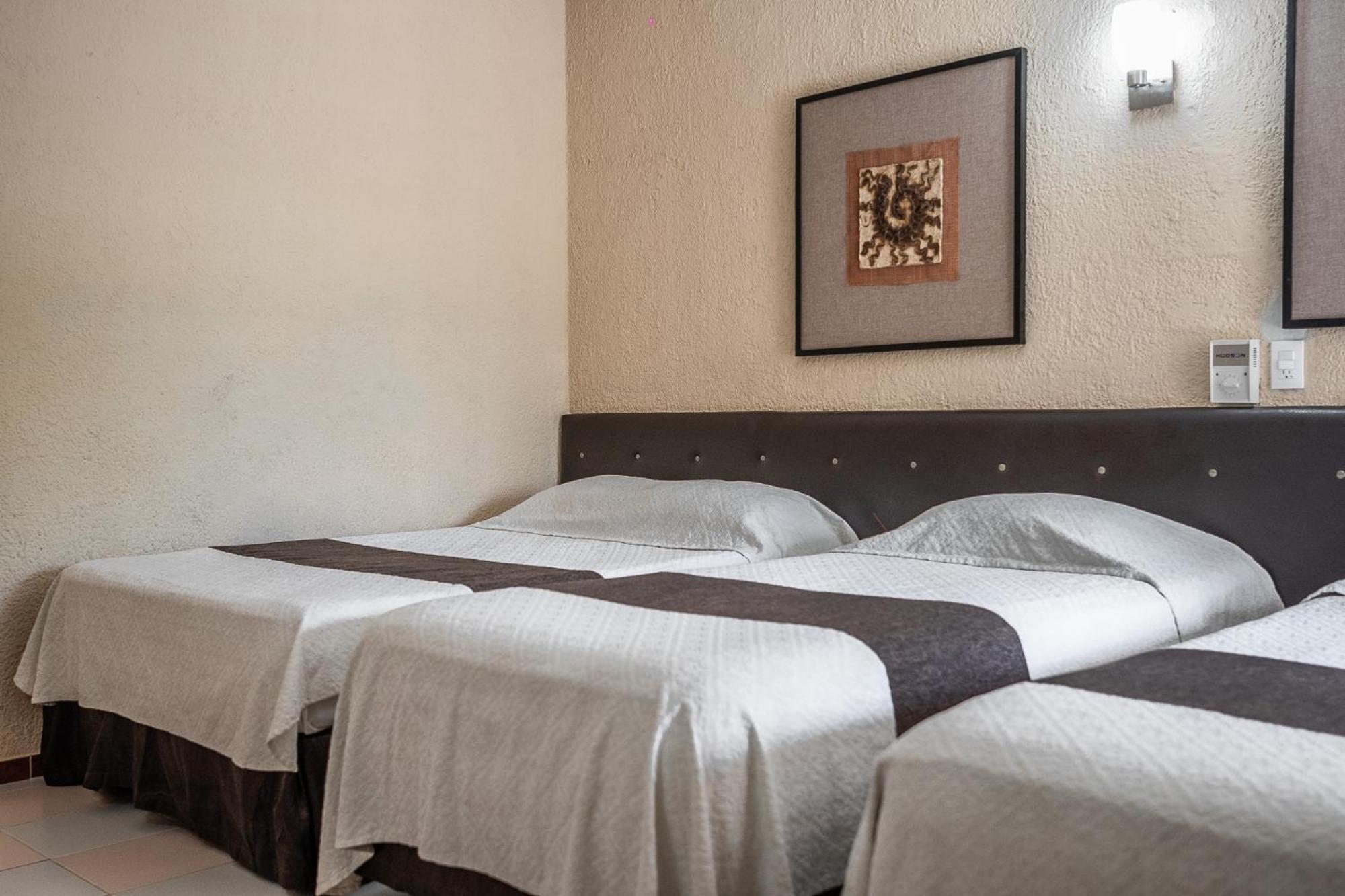 Hotel Maria De La Luz Valladolid  Ngoại thất bức ảnh