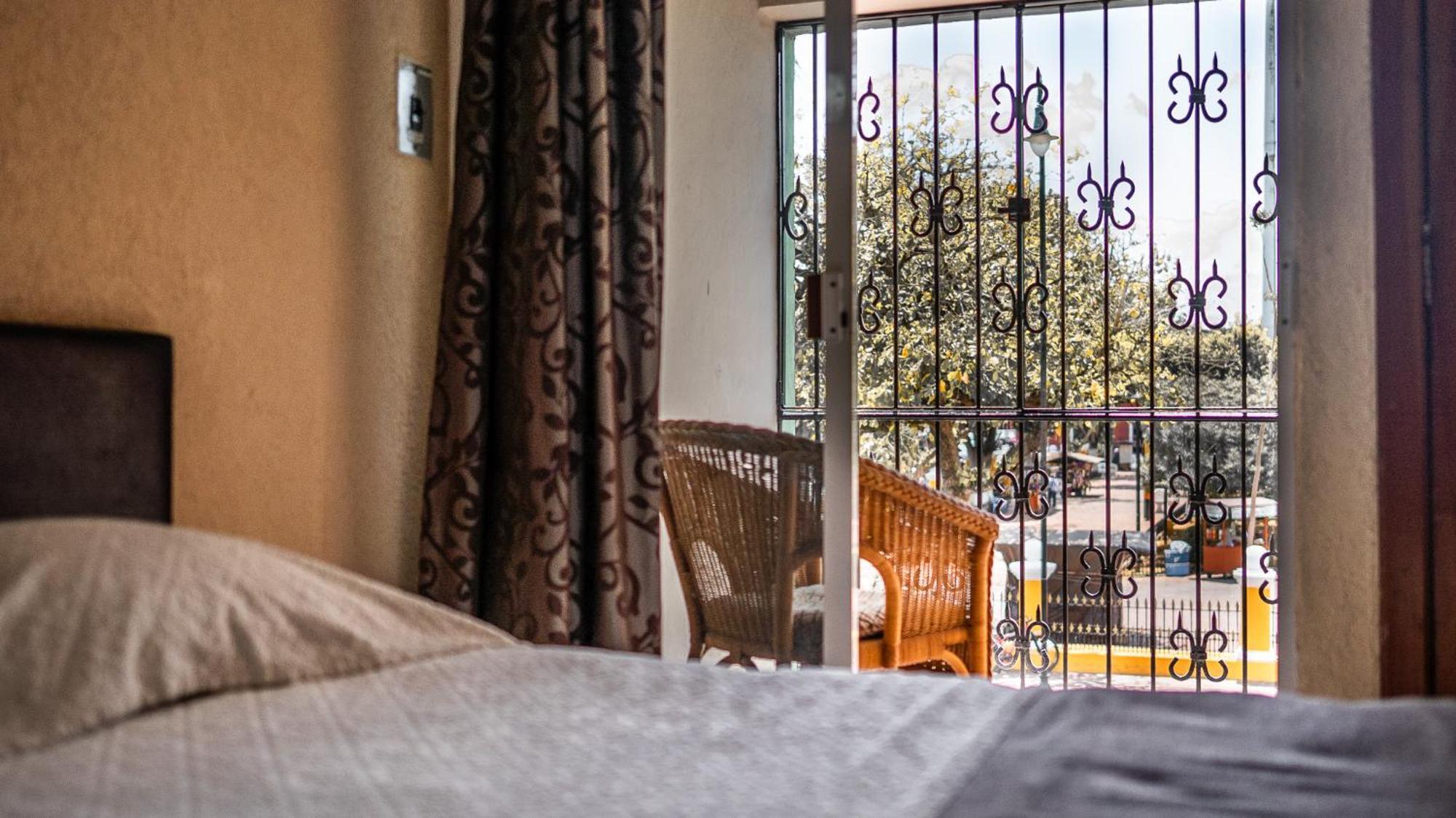 Hotel Maria De La Luz Valladolid  Ngoại thất bức ảnh