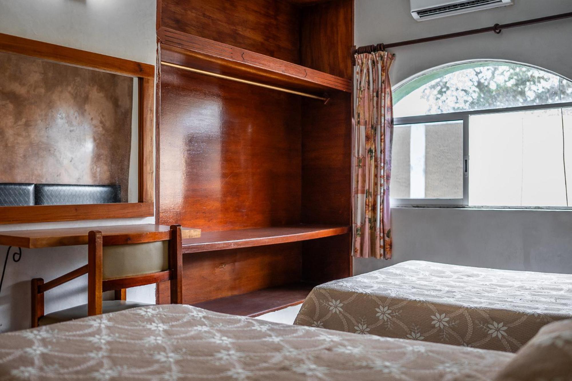 Hotel Maria De La Luz Valladolid  Ngoại thất bức ảnh