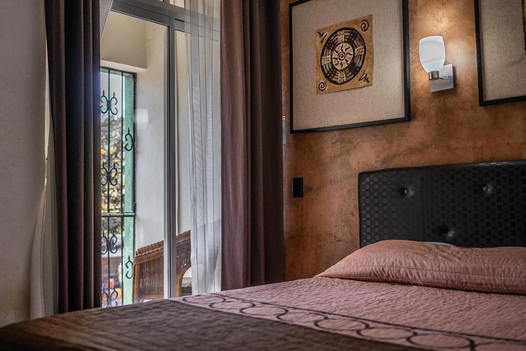 Hotel Maria De La Luz Valladolid  Ngoại thất bức ảnh