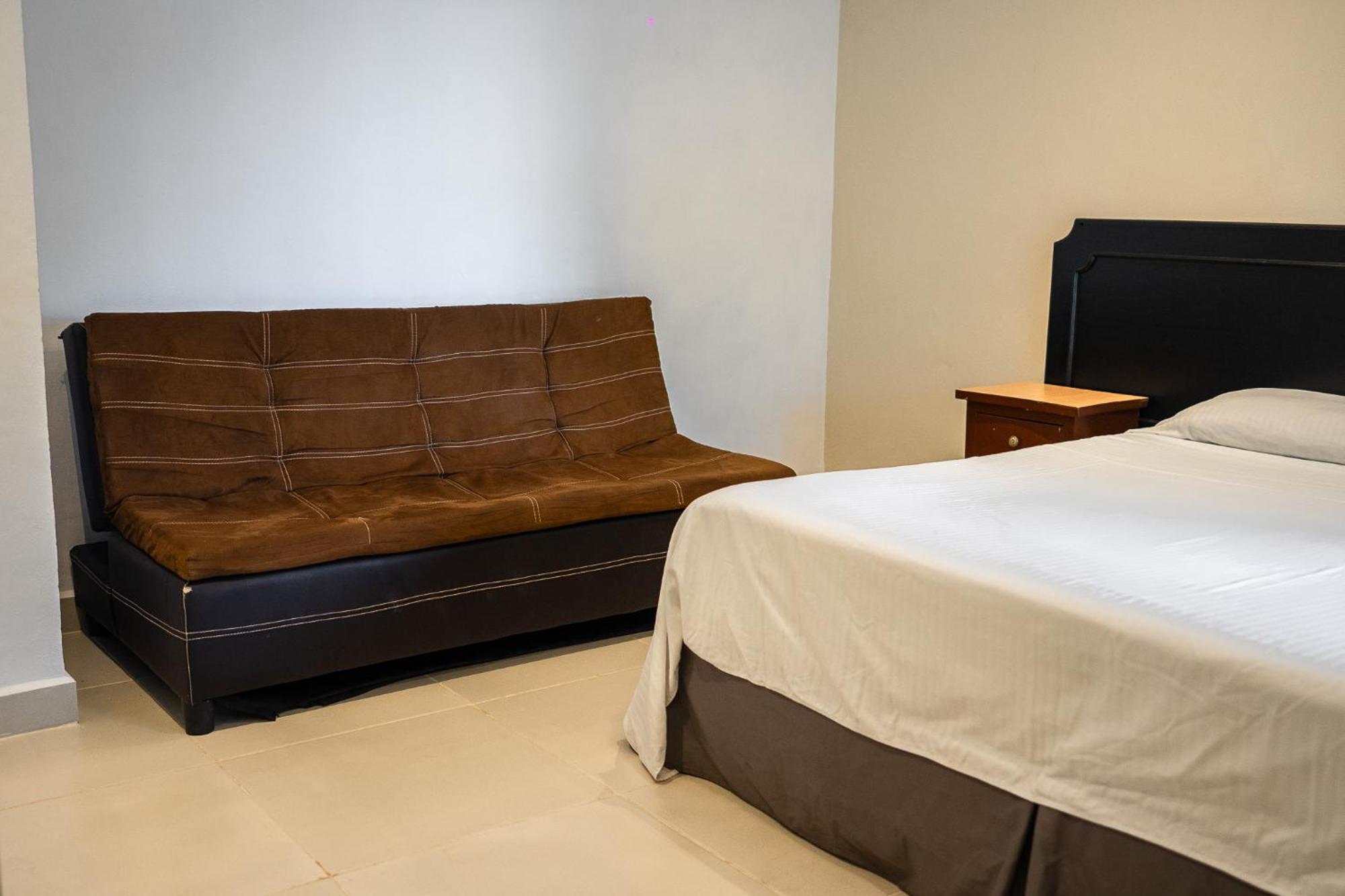 Hotel Maria De La Luz Valladolid  Ngoại thất bức ảnh