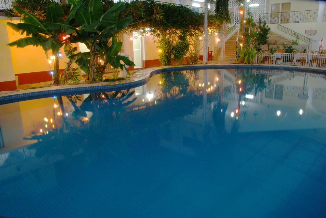 Hotel Maria De La Luz Valladolid  Ngoại thất bức ảnh
