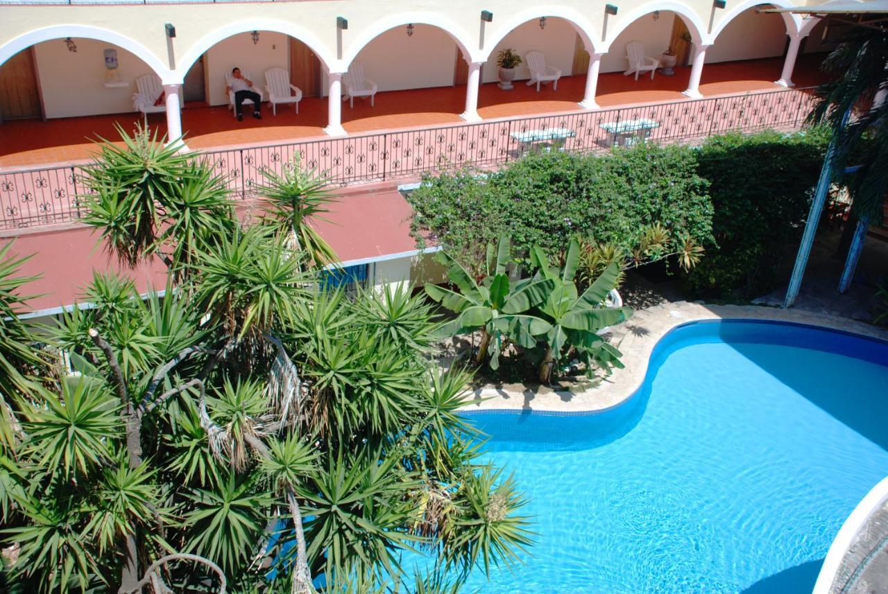 Hotel Maria De La Luz Valladolid  Ngoại thất bức ảnh
