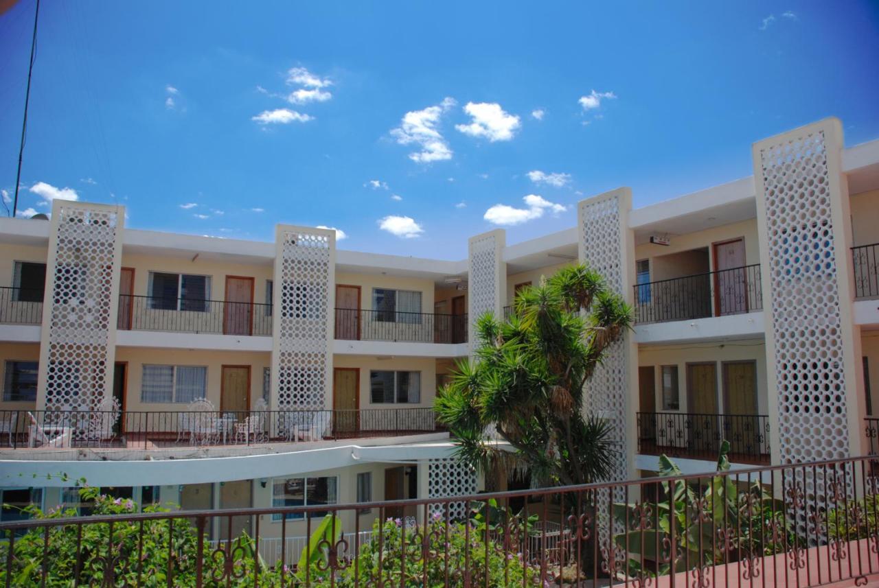 Hotel Maria De La Luz Valladolid  Ngoại thất bức ảnh